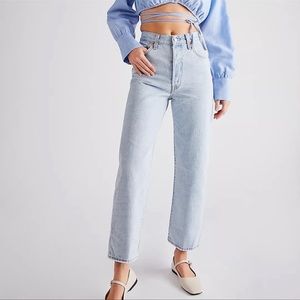 Levi’s rib cage straight ankle 100% cotton light wash jeans